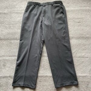 Dockers Pleated Khakis Men's Dress pants size (36x30) golf classic Relaxed Fit‎